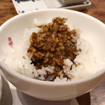 蔵人厨 金鯱 - 味噌おでんの味噌をかけて。最高にまいう〜