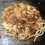 お好み焼 はな - モツ玉うどん(1,000円)
