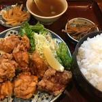 ゆう楽 - 鶏の唐揚げ定食（\800）
