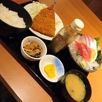 Sakanaya Doujou - アジフライと刺身定食(税抜き1490円)