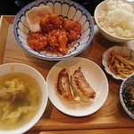 chaini-zudeza-toandodaininguhaotsu- - エビチリ定食