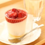 Cafe & Dining FERMATA - ヨーグルトムース イチゴ　