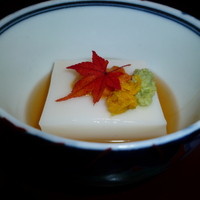 萬亀樓 - 先付～胡麻豆腐
