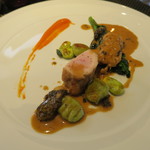 スゥリル - ブルターニュ産仔牛ロース　空豆　編み笠茸