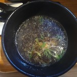 ラーメン 健やか - 残った貝昆布水をつけ汁に足し温め直した〆のスープ