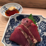 Sushi Tanaka - 鰹、辛し醤油で