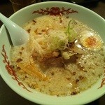 すがもらーめん - ラーメン（＠700）　丼の模様が何気にかわいい♪