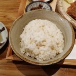 橋の湯食堂 - 初めて食べた五分つき米。めっちゃおいしい。