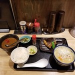 定食屋 石榴 - ぎんだら照り焼き定食＋豚汁+半カレーライスセット