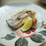 日本橋蛎殻町 すぎた - 【ツマミ】竹岡の太刀魚の焼き物