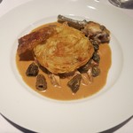 't Fornuis - 「鶏とキノコの煮込み　クリスピーポテトのシート添え」