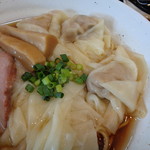 中華そば さわ - スープを飲み過ぎてワンタンが干上がった？