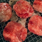 焼肉　ホルモン　温羅 - タン塩のオセロ