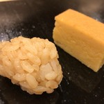 鮨桂太 - シャリ 玉子添え 焦点がシャリへｗ