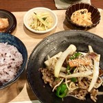 Saryouomodaka - ランチのトッポギ定食1000円　ドリンク付きで+250円　優しいお味で美味しくいただきました