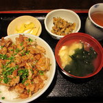 Hajime Sengyoten - とり丼今治風　７５０円