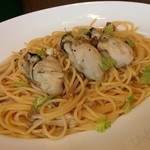 シャポールージュ - 牡蠣と茸のパスタ