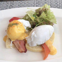 R restaurant & bar - 