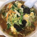 北葉飯店 - 玉子野菜そば、真上から