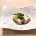 旭鮨総本店 - お通し：ごま豆腐