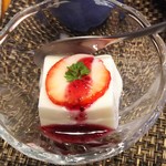 玄海鮨 - あっ、別腹いただきました。杏仁豆腐