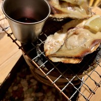 梅田 ワーフ - 焼き牡蠣　580円/piece