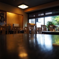 鰻割烹 伊豆栄 本店 - １Ｆ席　自席より店内