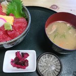 寿司吉 - 中落ち丼