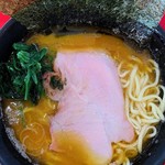 ラーメン 杉田家 - ラーメン並￥700
      かためおおめ