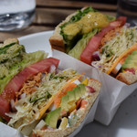 アンドサンドイッチ - ソースは２切ともマイルド、２切ともスパイシー、マイルド＆スパイシーから選択可能