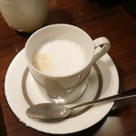 ホテルサンフレックス鹿児島 - セルフサービスで。宿泊客は、フリーになってます。紅茶もあれば、ツレも飲めるのに、残念。