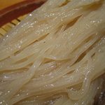 石臼挽き手打 蕎楽亭 - 原麦から打つ冷麦は透明で艶やかつるっつる。