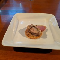 炭火焼イタリアン 海串 ブラーチェ - 鴨とフォアグラのクロスティーニ