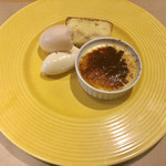 フランス料理Y's - 
      林檎のケーキ、クリームブリュレ、メロンシャーベット、オーガニックはちみつのアイス