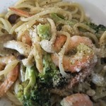 釜あげ生パスタ ぱすたろう - 海老とキノコとブロッコリーのジェノベーゼZOOM