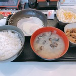 吉野家 - ハムエッグ牛小鉢定食（しじみ汁変更）