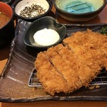 恵比寿かつ彩 - 帆立貝柱フライと厚切りロースかつご膳