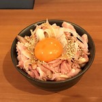 自家製手もみ麺 鈴ノ木 - ローストポーク丼