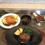 キッチン千代田 - ハンバーグ定食  ライスをオムライスに変更