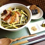 茶遊亭 - 冬季限定！「こんがり茶そば」￥１０００はほうじ茶飯のおにぎり付！