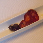 アコルドゥ - 11月 アミューズ　オリーブとサラミ