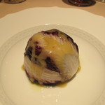 フォリオリーナ・デッラ・ポルタ・フォルトゥーナ - タリアテッレ赤ラディッキオ包み　ポルチーニ茸