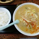 寿ドライブイン - みそラーメン７５０円と半ライス１００円