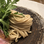 饗 くろ喜 - 低加水のザクザク細麺（4/29・30限定「紫」営業）