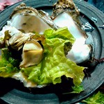 大衆酒場 まるちゃん - 岩ガキ（焼き）　490円×2　