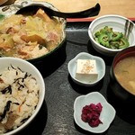 Hanazen - がんもと牛バラの煮込みとひじきご飯　全景