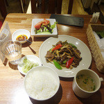 Shiroganechainizuteshirogi - 牛肉のオイスター炒めランチ700円