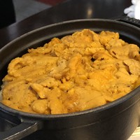 日本料理 TOBIUME - 瑞穂「弘子の紫」・・弘子さんが獲られた「紫雲丹」、雲丹タップリなご飯。 お茶碗に3杯分程度あります