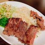 牛の家 - 「ステーキチャーハン：サーロイン（2,000円）」