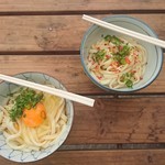 三嶋製麺所 - 温かい小（卵）と冷たい小